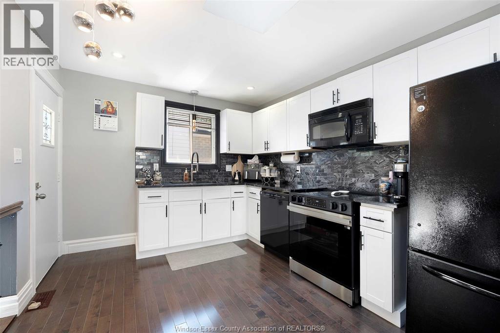 Photo 12 of 2544 Ellrose Avenue, Windsor ON