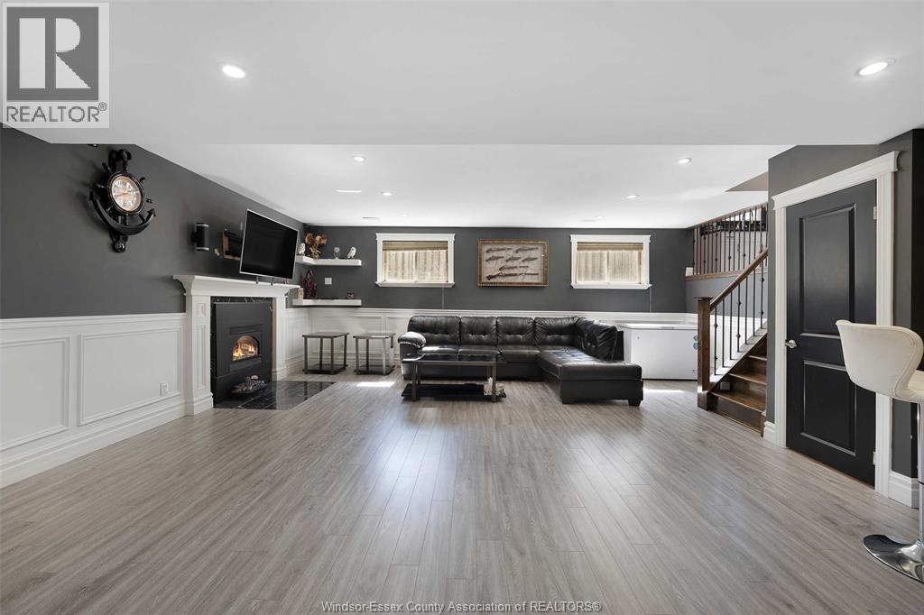 Photo 21 of 2544 Ellrose Avenue, Windsor ON