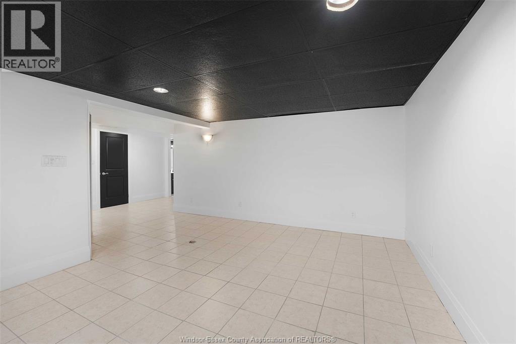 Photo 27 of 2544 Ellrose Avenue, Windsor ON