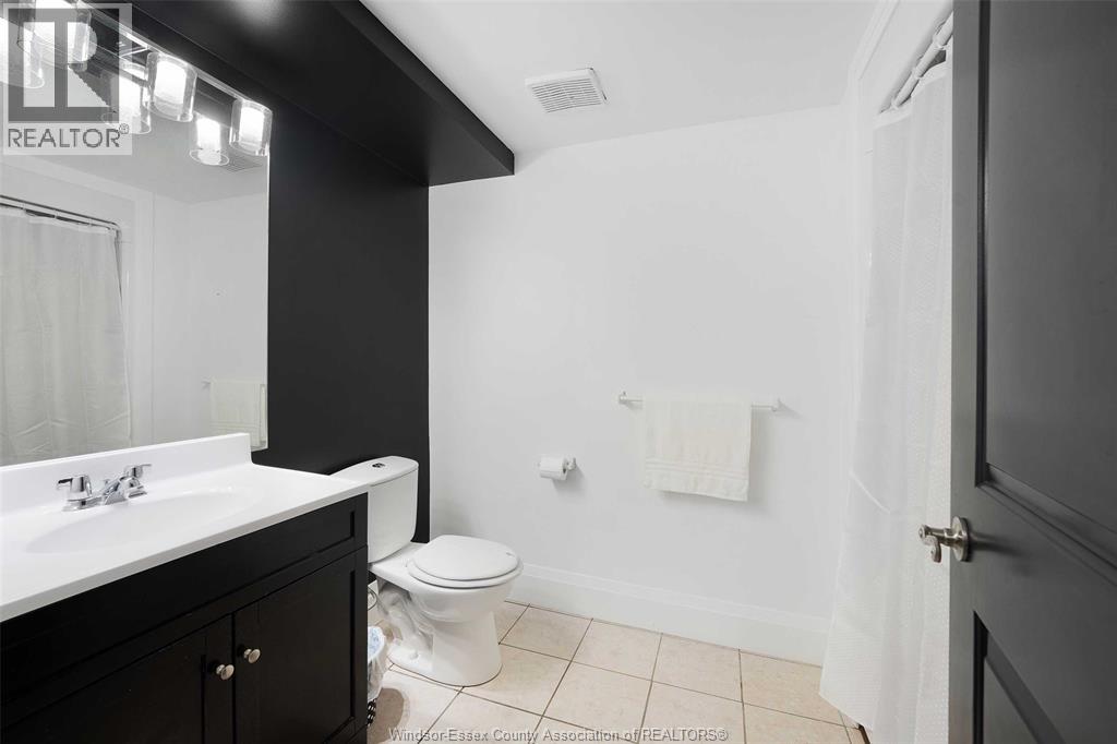 Photo 29 of 2544 Ellrose Avenue, Windsor ON