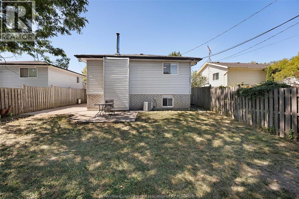 Photo 33 of 2544 Ellrose Avenue, Windsor ON