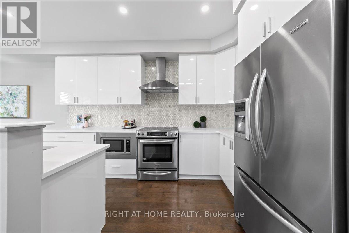 Photo 12 of 601 Willowmere Way, Ottawa ON