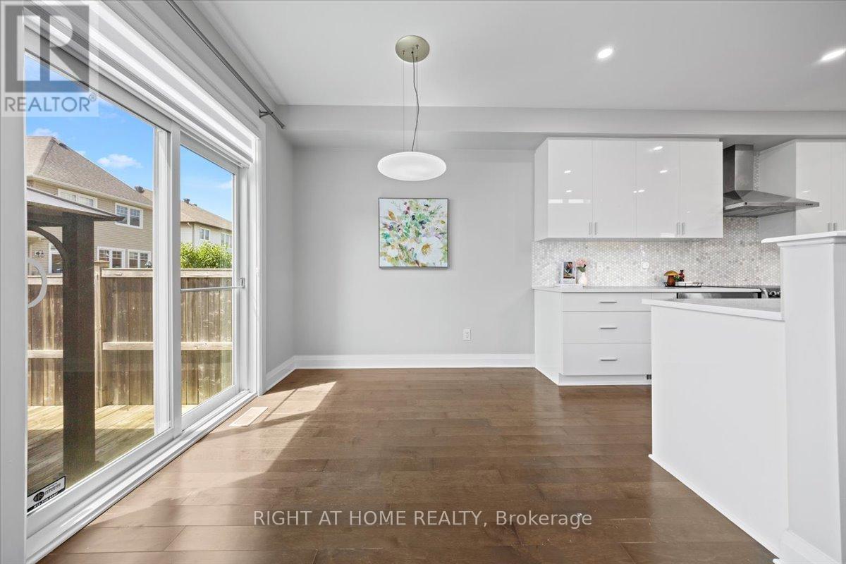 Photo 15 of 601 Willowmere Way, Ottawa ON