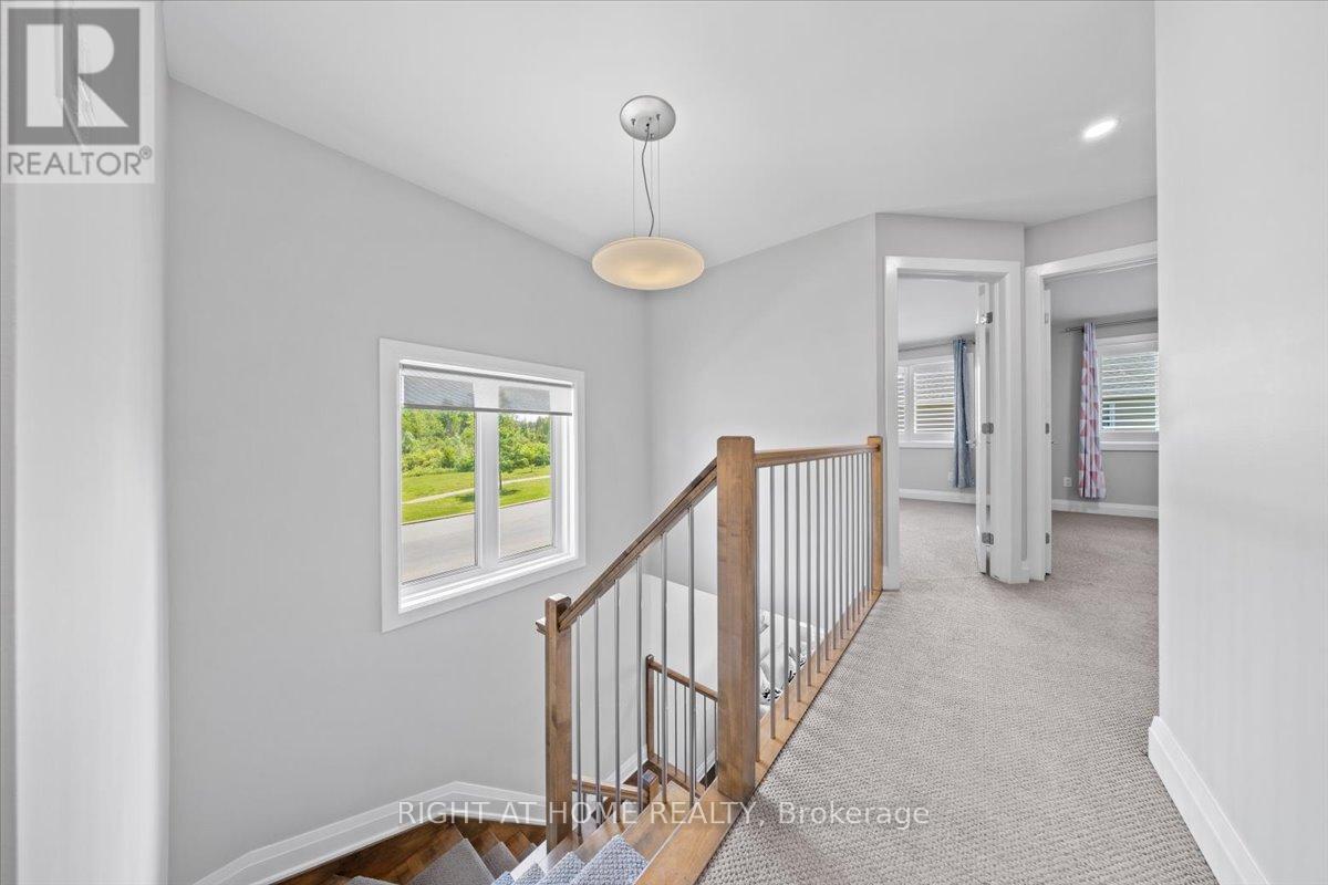 Photo 21 of 601 Willowmere Way, Ottawa ON