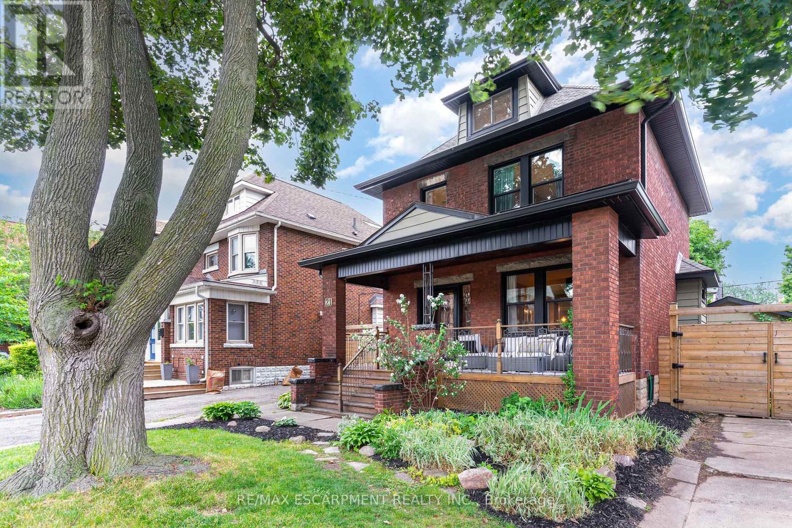 Photo 1 of 21 Prospect Street S, Hamilton ON