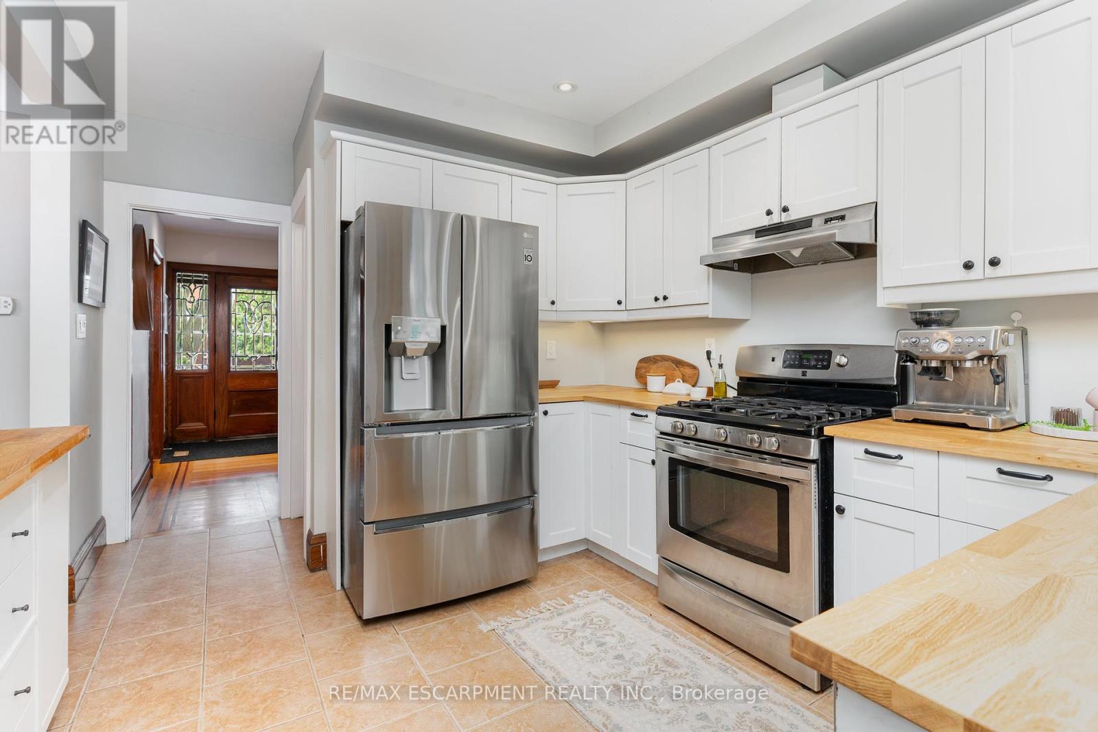Photo 14 of 21 Prospect Street S, Hamilton ON