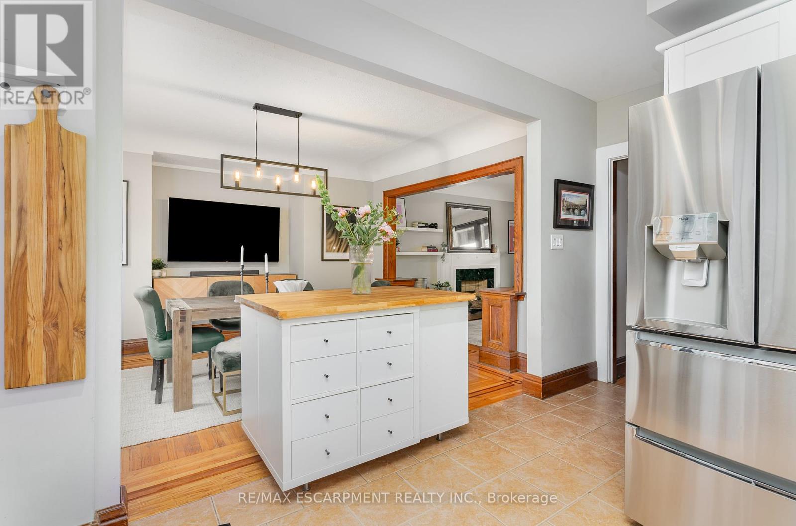 Photo 15 of 21 Prospect Street S, Hamilton ON