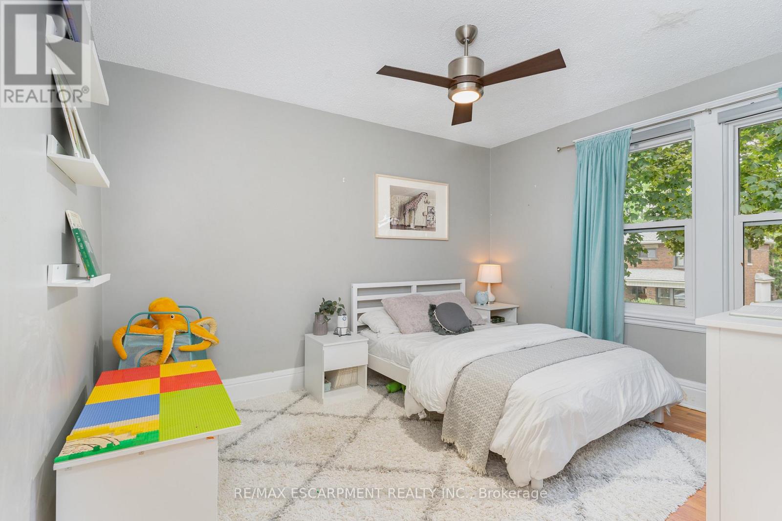 Photo 19 of 21 Prospect Street S, Hamilton ON