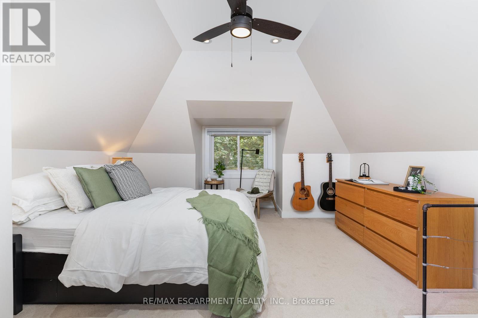 Photo 26 of 21 Prospect Street S, Hamilton ON