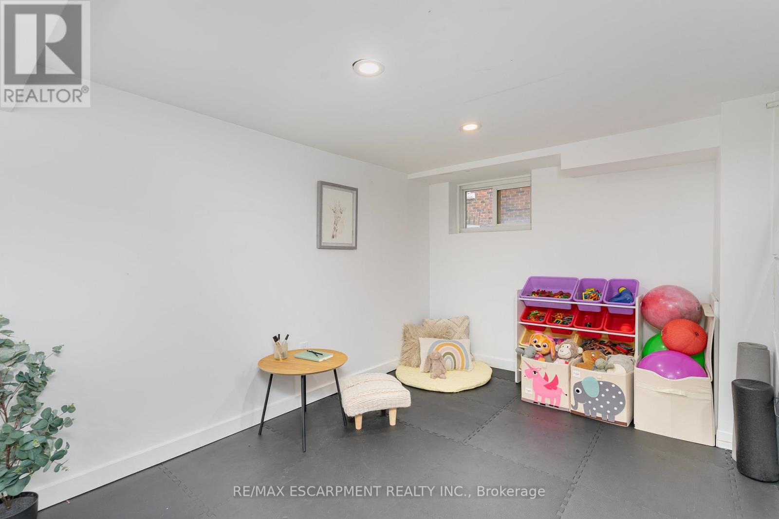 Photo 32 of 21 Prospect Street S, Hamilton ON