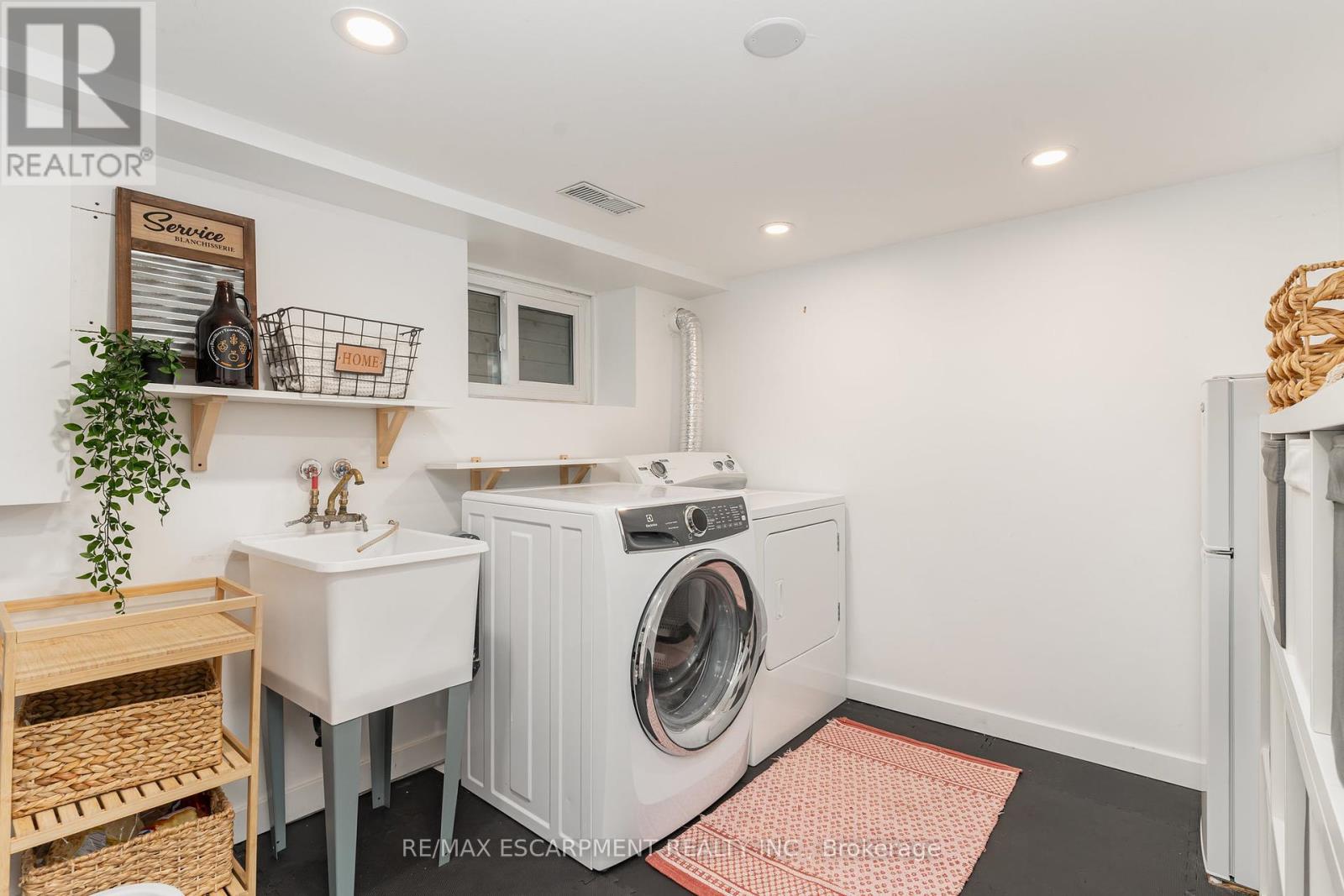 Photo 36 of 21 Prospect Street S, Hamilton ON