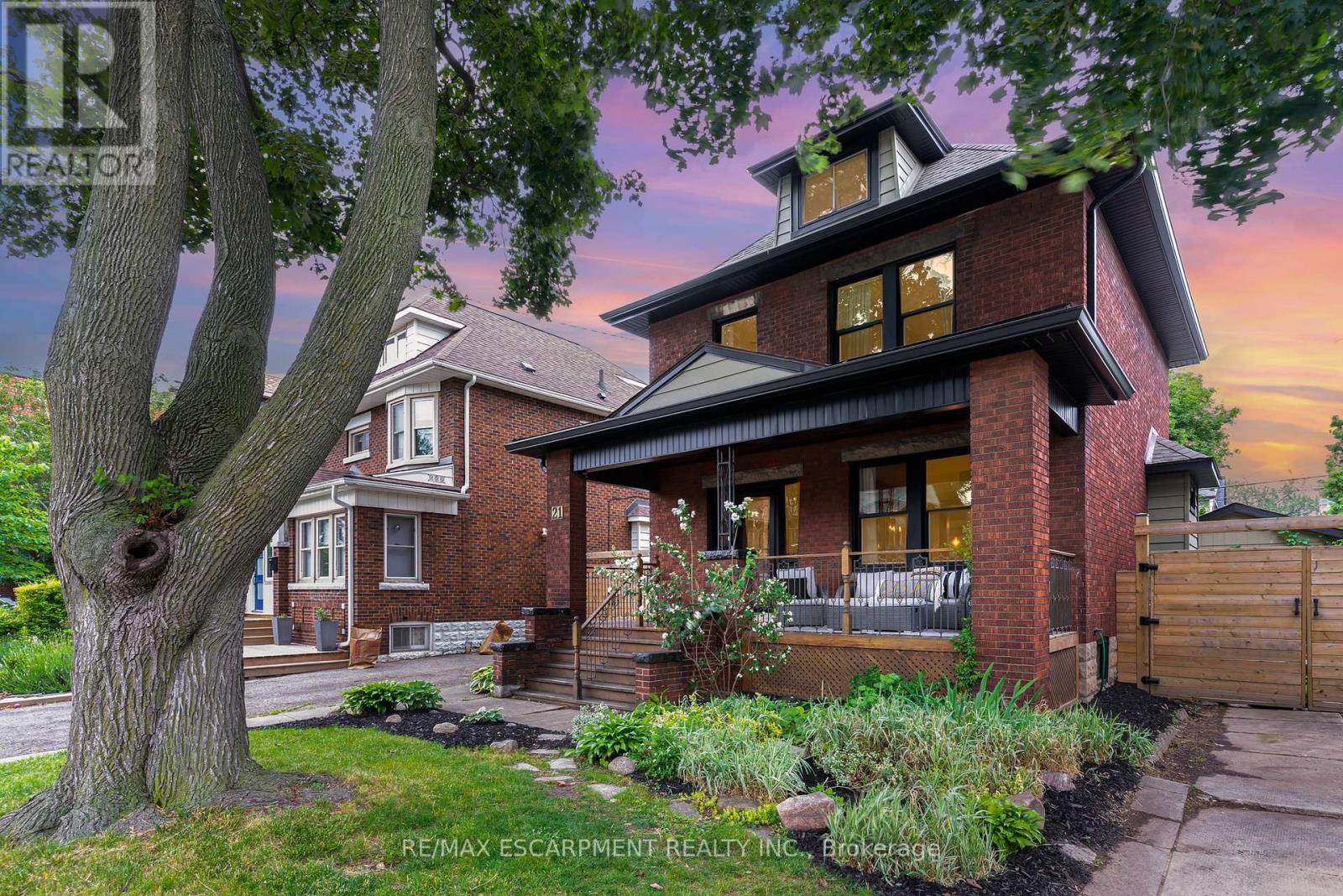 Photo 50 of 21 Prospect Street S, Hamilton ON