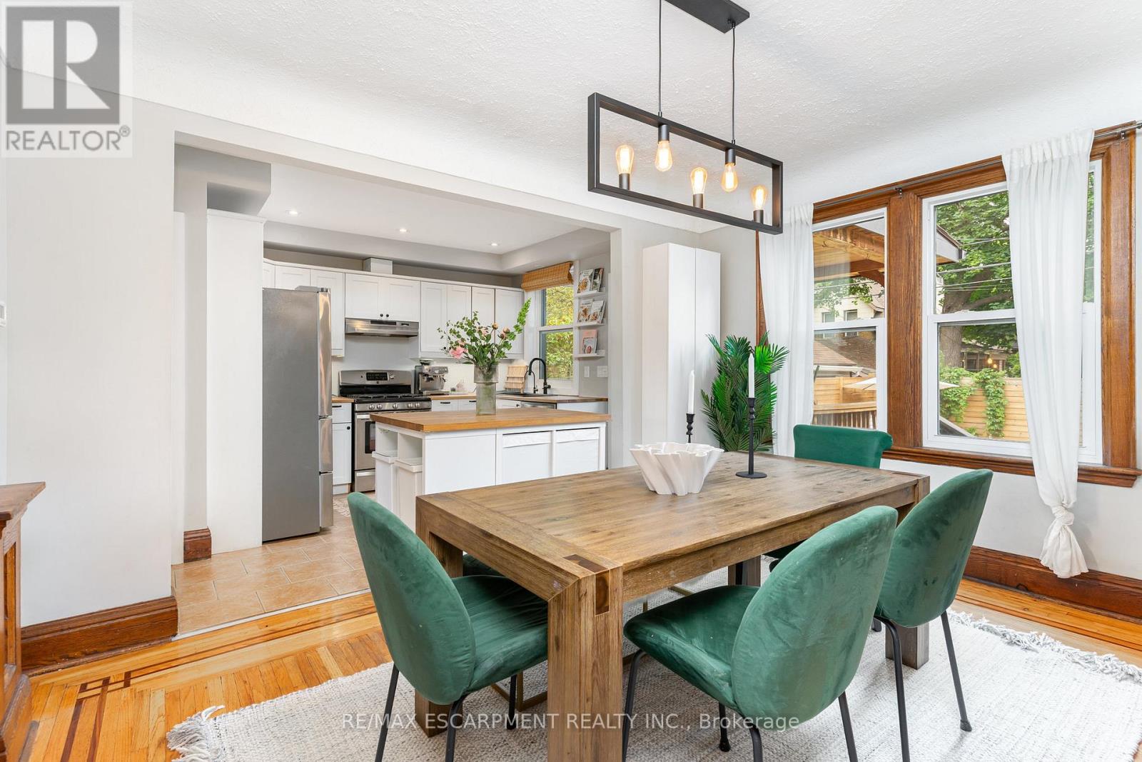 Photo 9 of 21 Prospect Street S, Hamilton ON