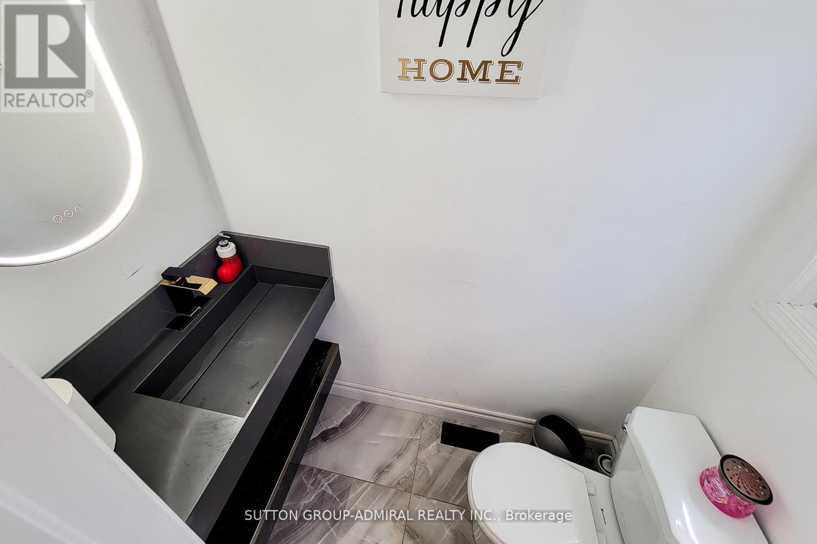 Photo 15 of 52 2 Royalwood Court, Hamilton ON