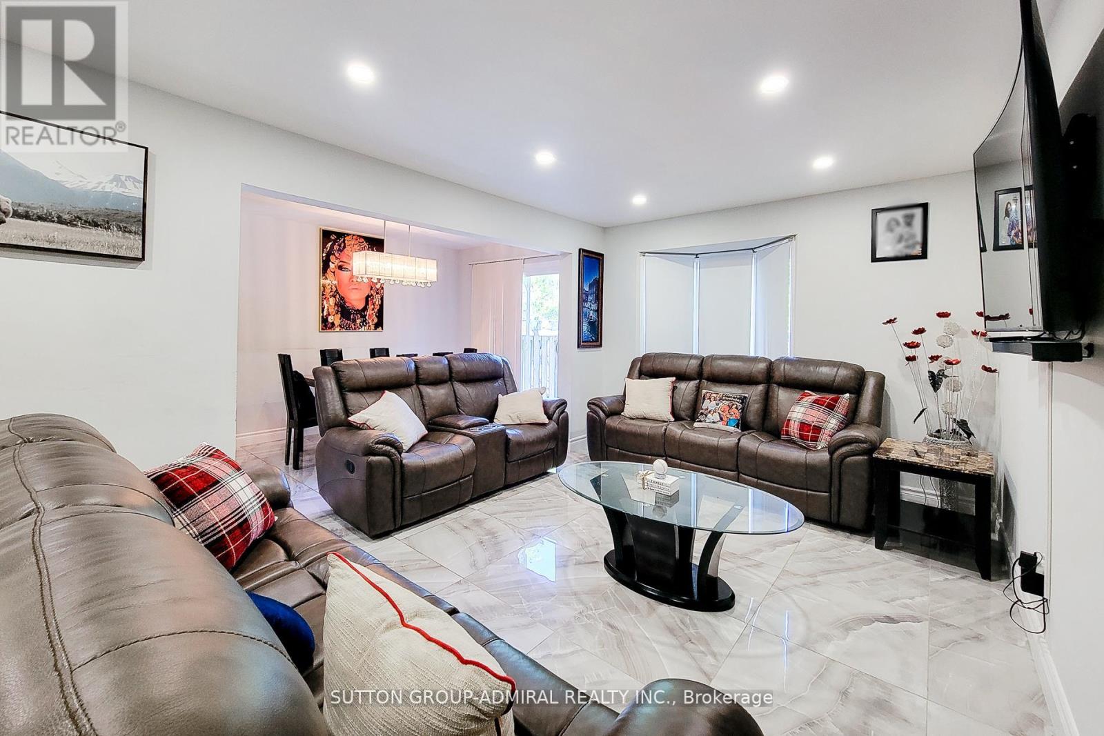 Photo 6 of 52 2 Royalwood Court, Hamilton ON