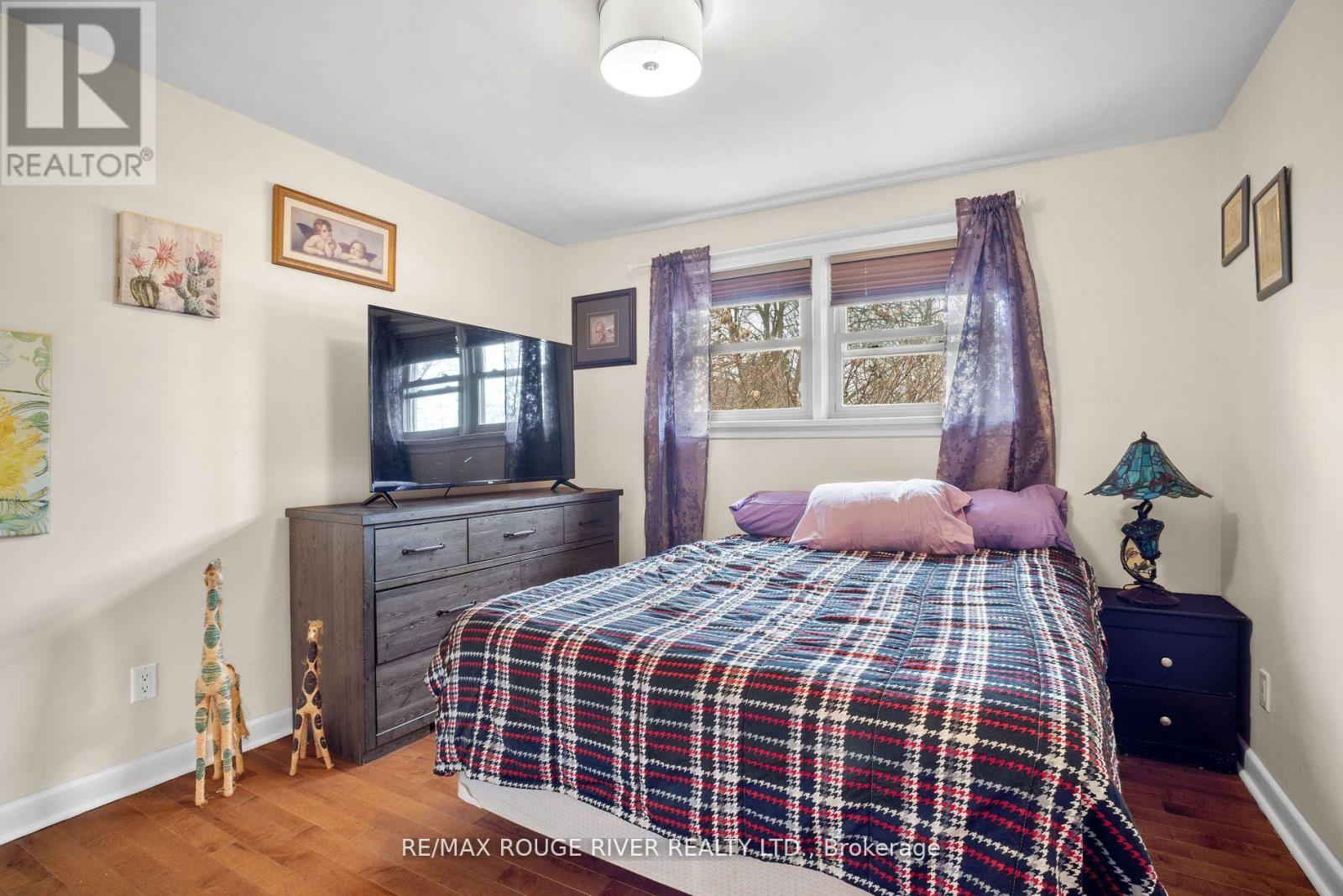 Photo 10 of 6478 Brock Street, Niagara Falls ON