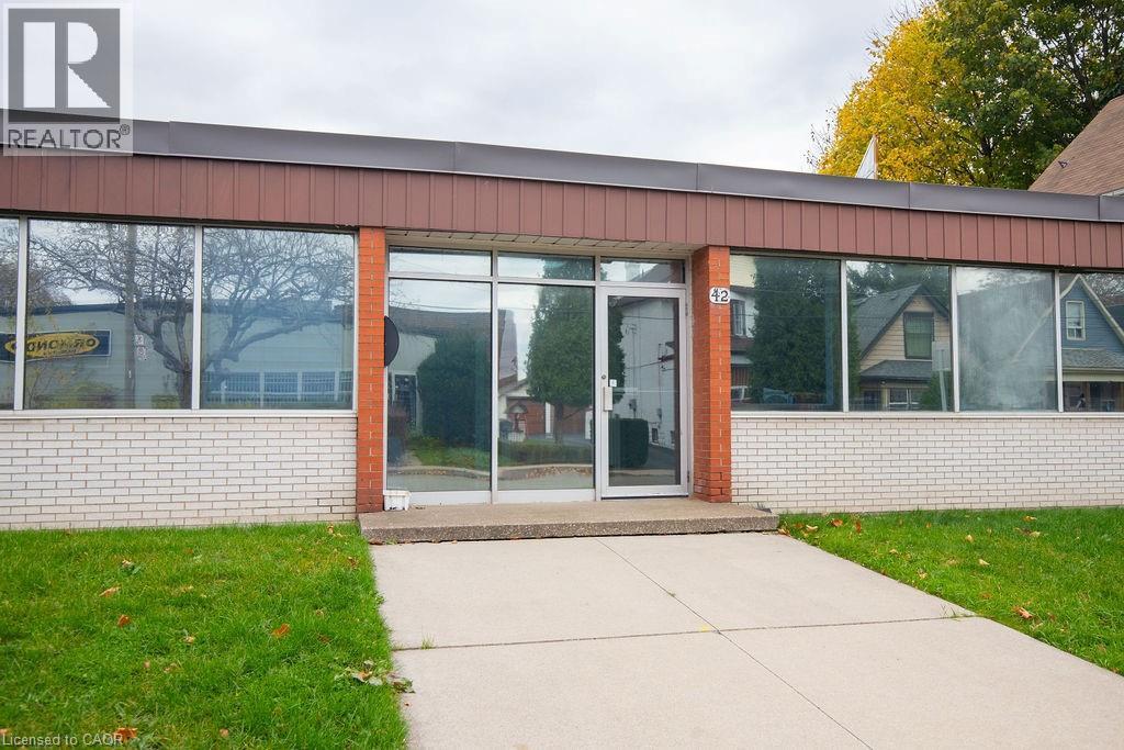 Photo 2 of 42 Niagara Street, Hamilton ON