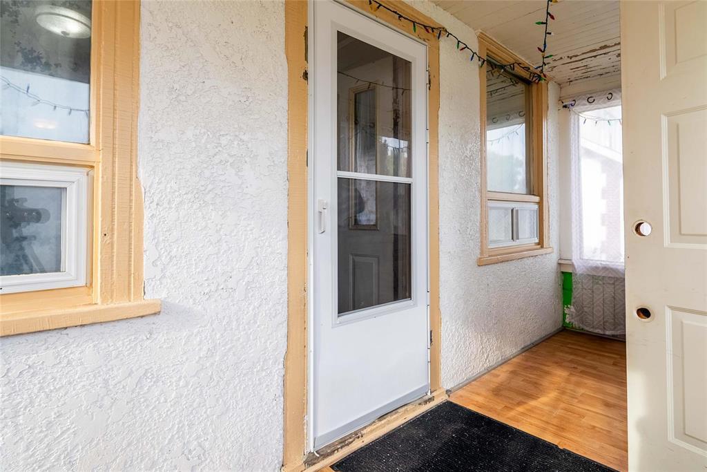 Photo 4 of 628 Flora Avenue, Winnipeg MB