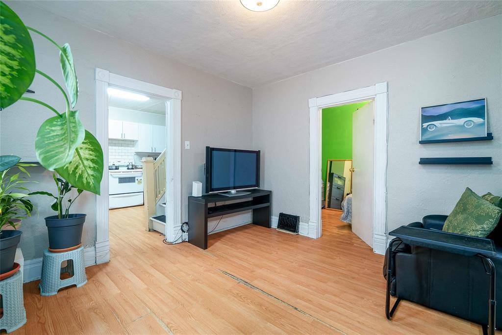 Photo 8 of 628 Flora Avenue, Winnipeg MB