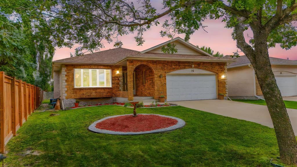 Photo 1 of 15 Vistula Way, Winnipeg MB