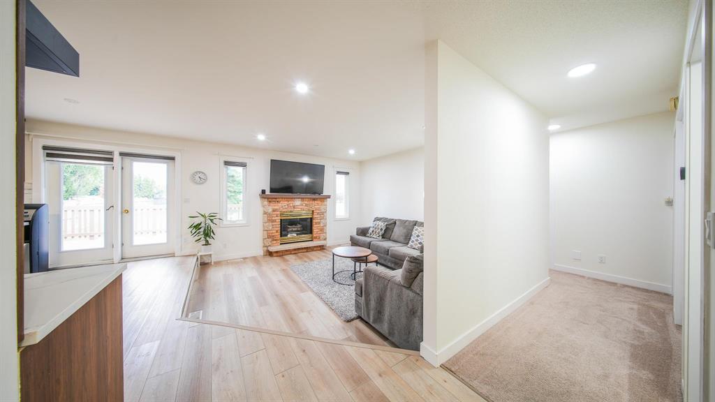 Photo 7 of 15 Vistula Way, Winnipeg MB