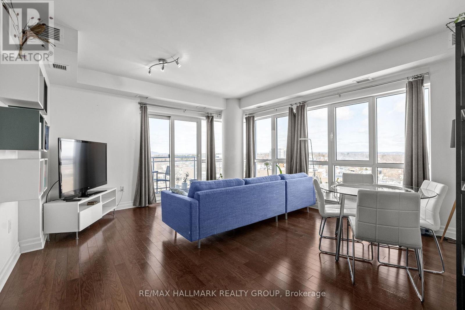 Photo 13 of 1304 90 Landry Street, Ottawa ON