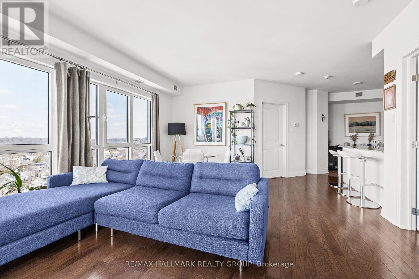 Photo 14 of 1304 90 Landry Street, Ottawa ON