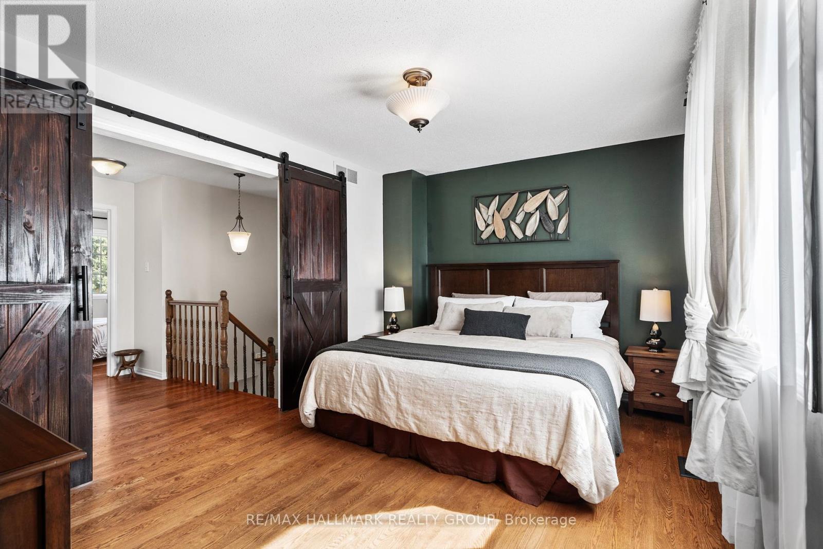 Photo 18 of 62 College Circle, Ottawa ON