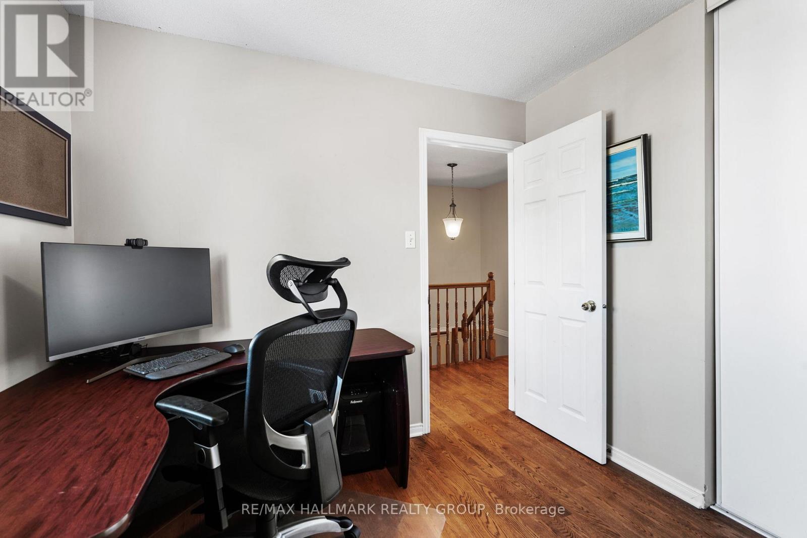 Photo 23 of 62 College Circle, Ottawa ON