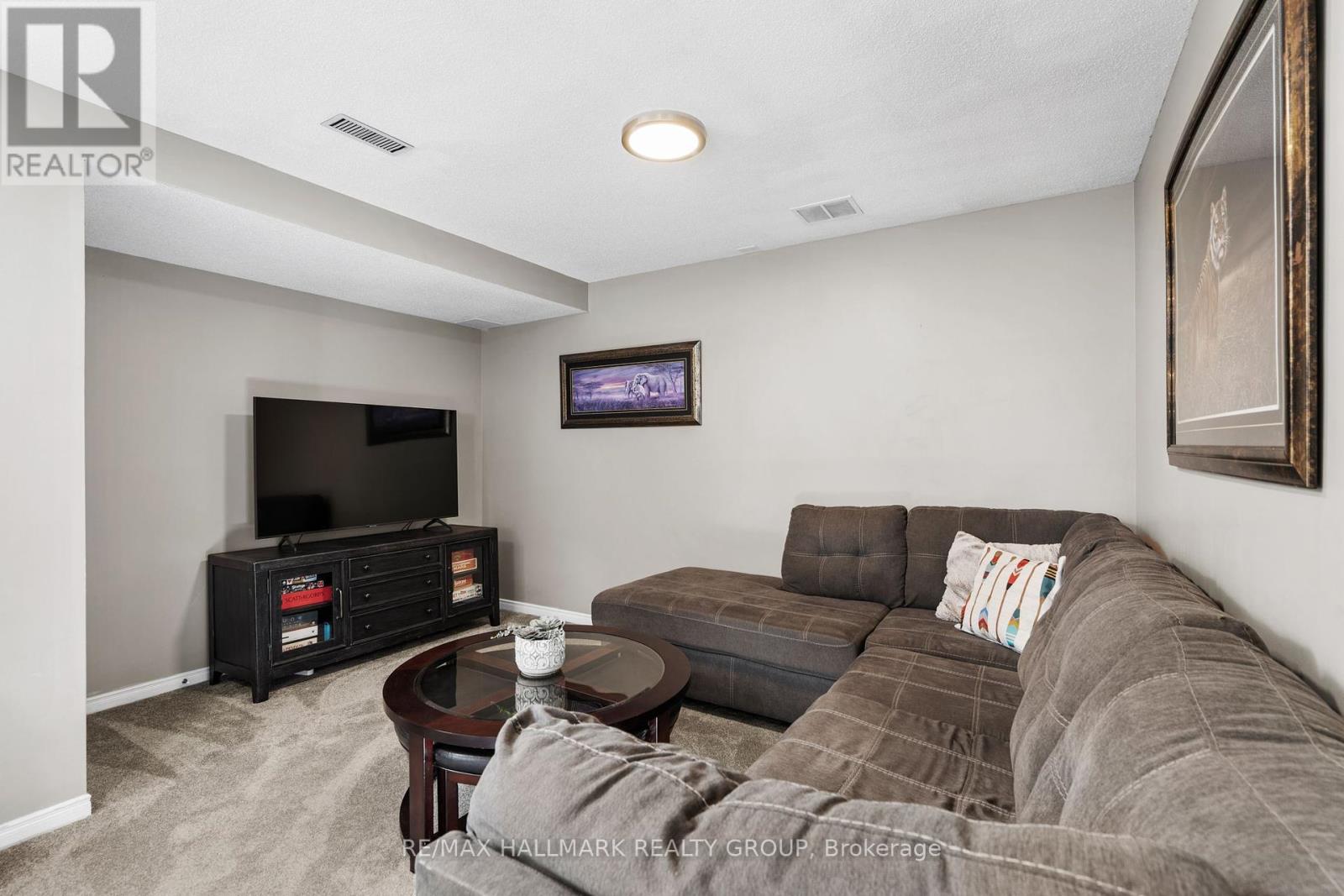 Photo 27 of 62 College Circle, Ottawa ON