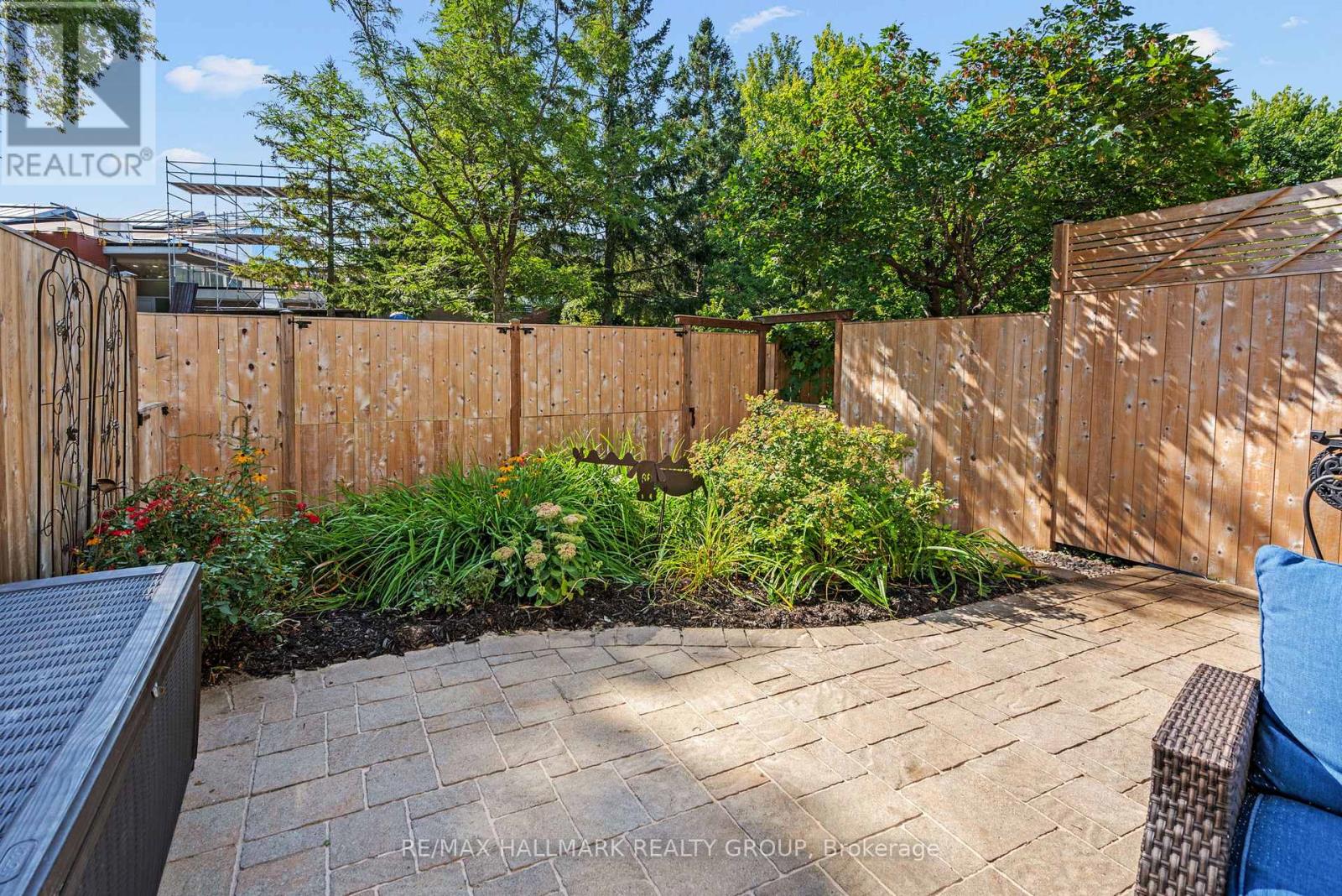 Photo 35 of 62 College Circle, Ottawa ON