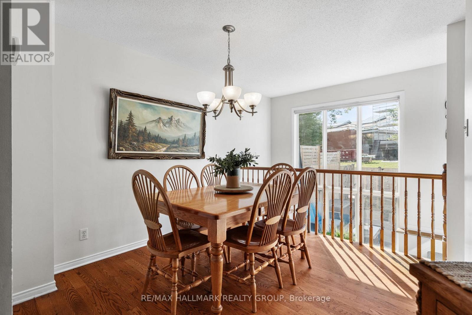 Photo 9 of 62 College Circle, Ottawa ON