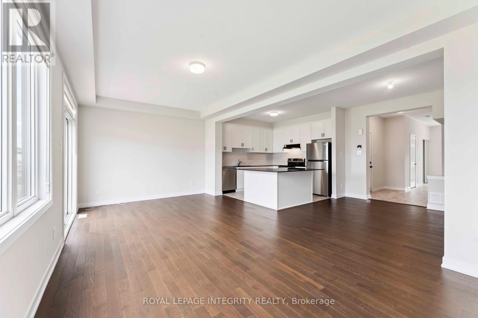 Photo 13 of 227 Ormiston Crescent, Ottawa ON