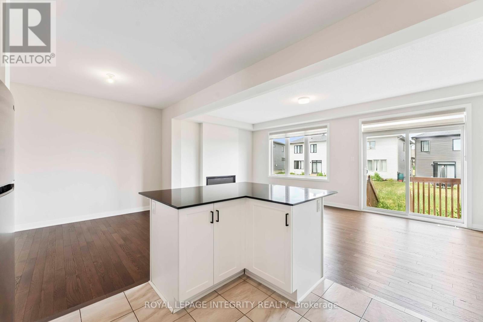 Photo 19 of 227 Ormiston Crescent, Ottawa ON