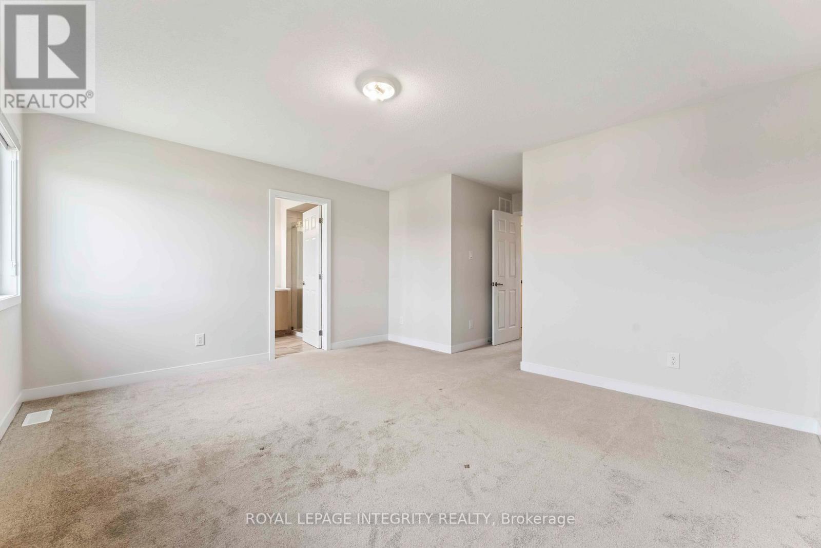 Photo 24 of 227 Ormiston Crescent, Ottawa ON