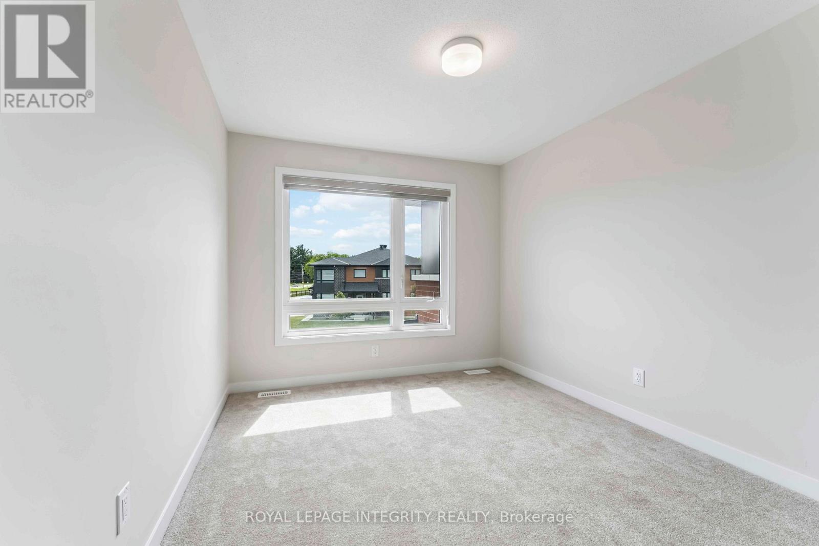 Photo 32 of 227 Ormiston Crescent, Ottawa ON