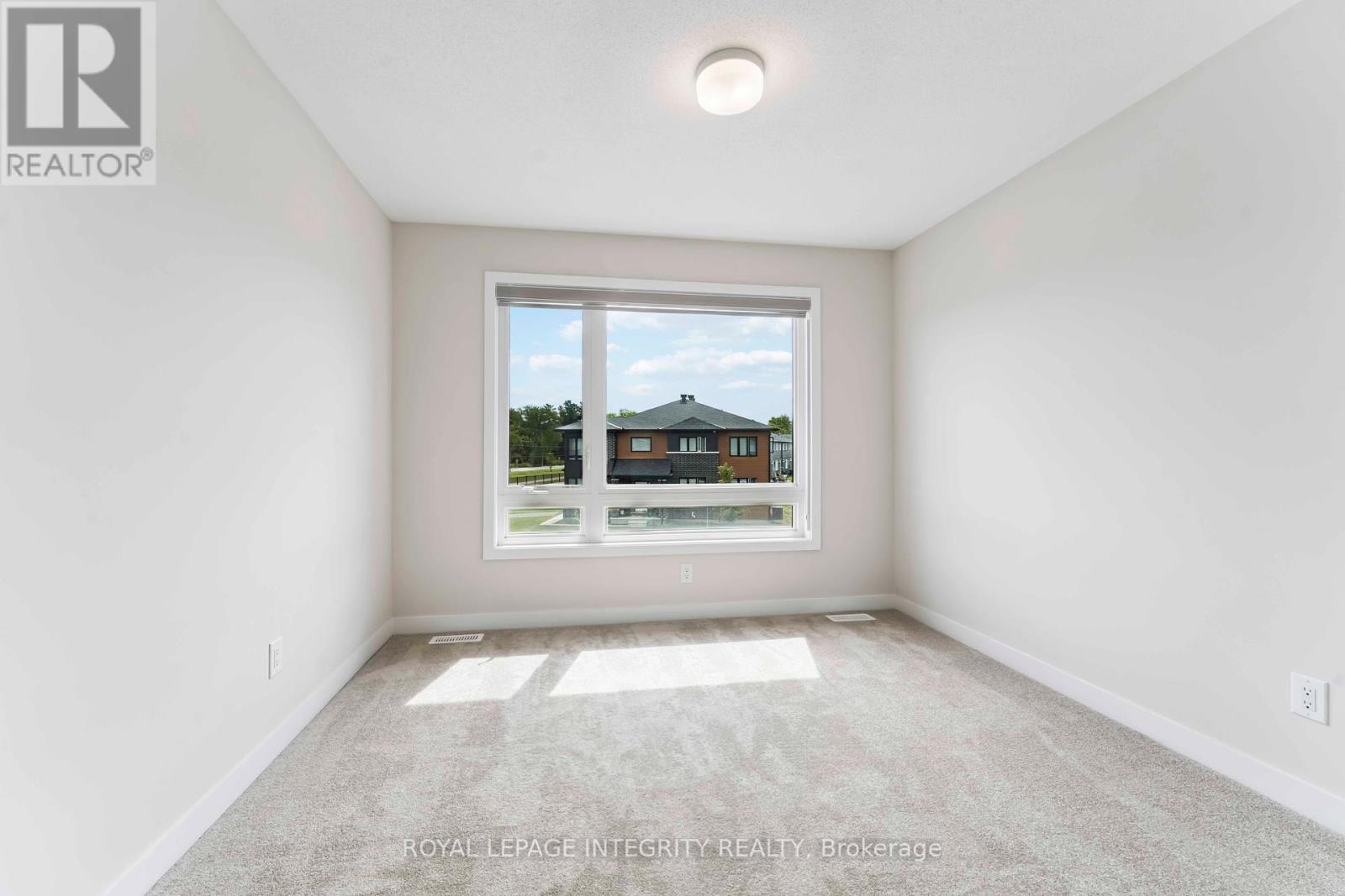 Photo 33 of 227 Ormiston Crescent, Ottawa ON