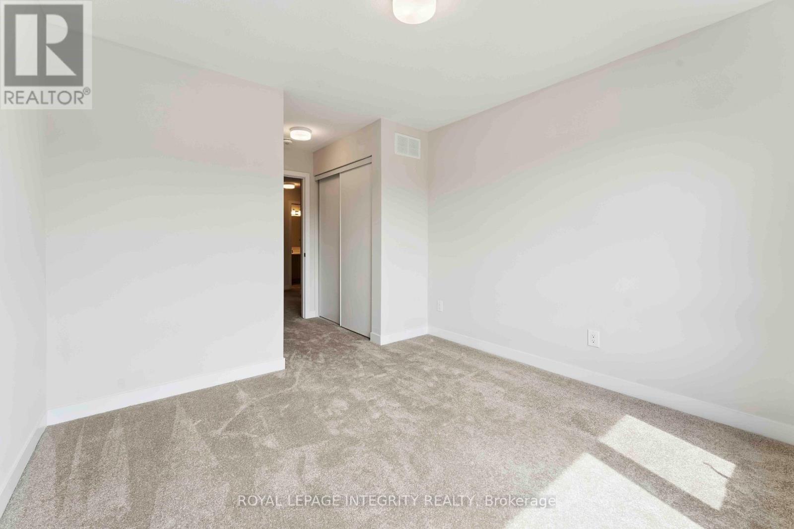 Photo 35 of 227 Ormiston Crescent, Ottawa ON