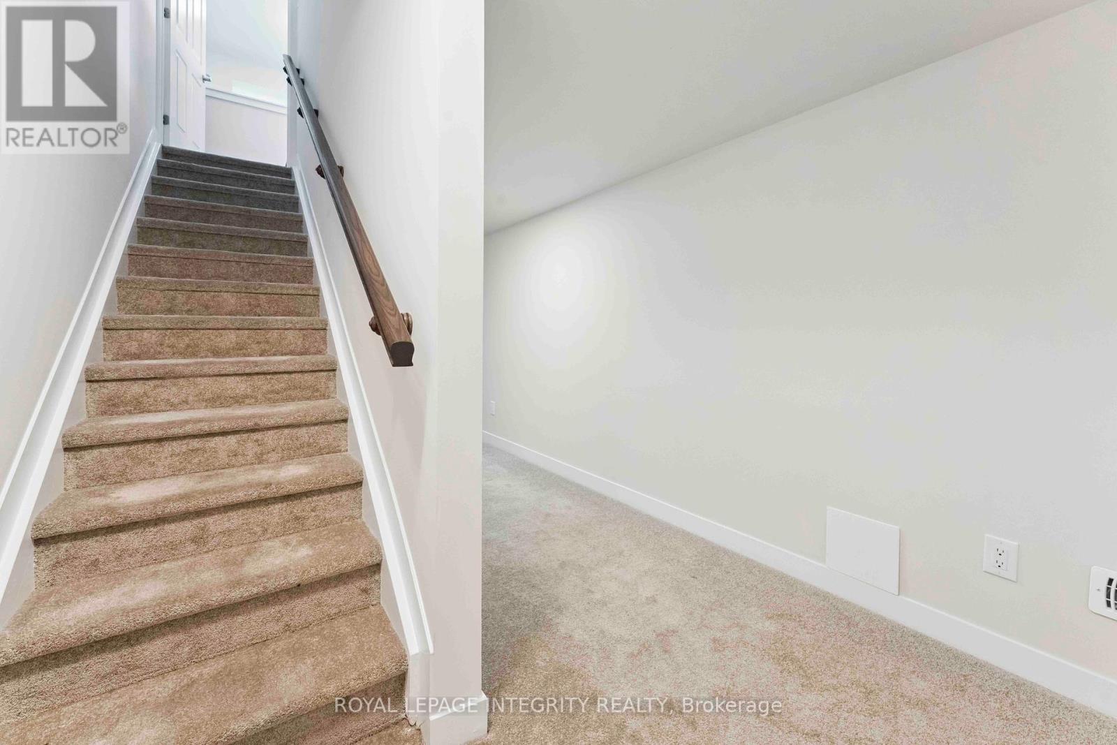 Photo 40 of 227 Ormiston Crescent, Ottawa ON