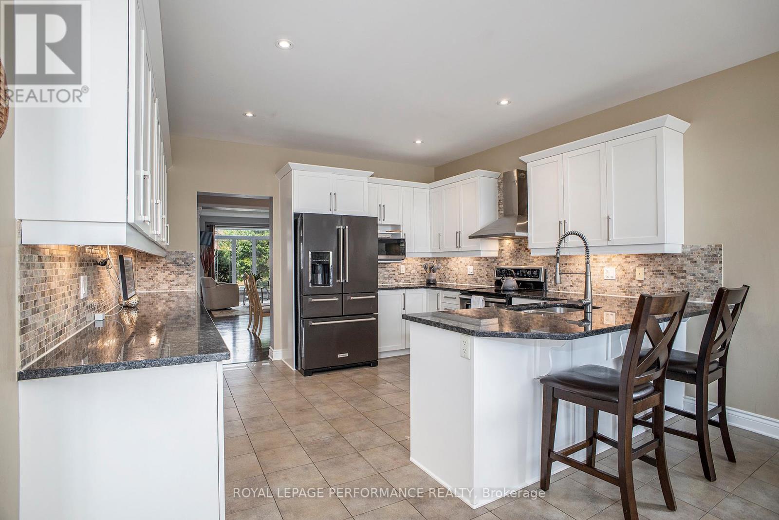 Photo 12 of 450 Frank Cauley Way, Ottawa ON