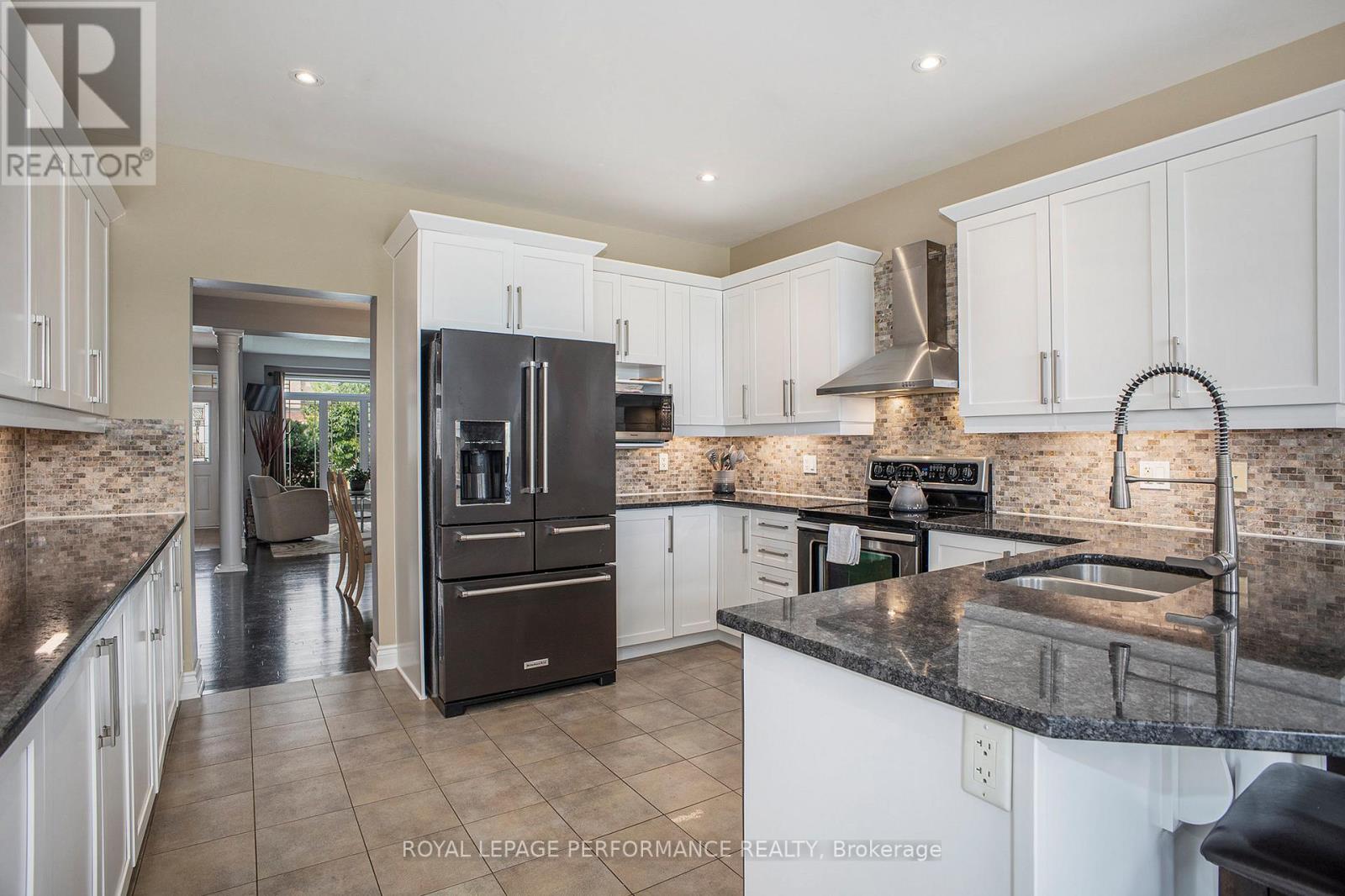 Photo 14 of 450 Frank Cauley Way, Ottawa ON