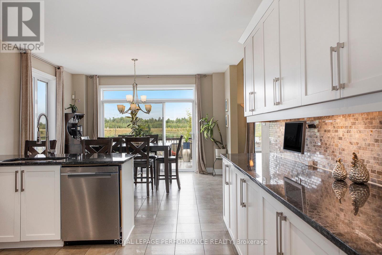 Photo 15 of 450 Frank Cauley Way, Ottawa ON