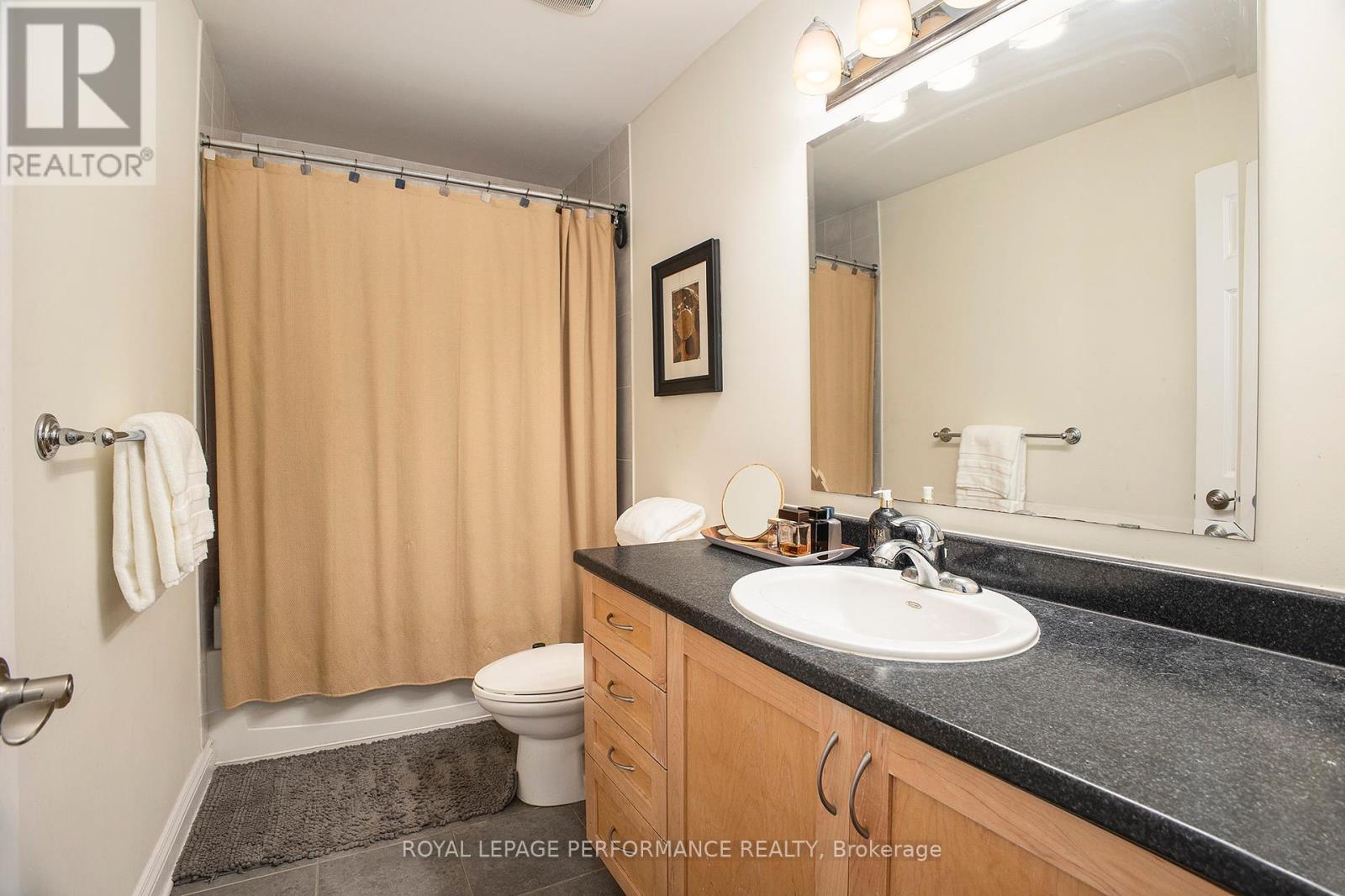 Photo 29 of 450 Frank Cauley Way, Ottawa ON