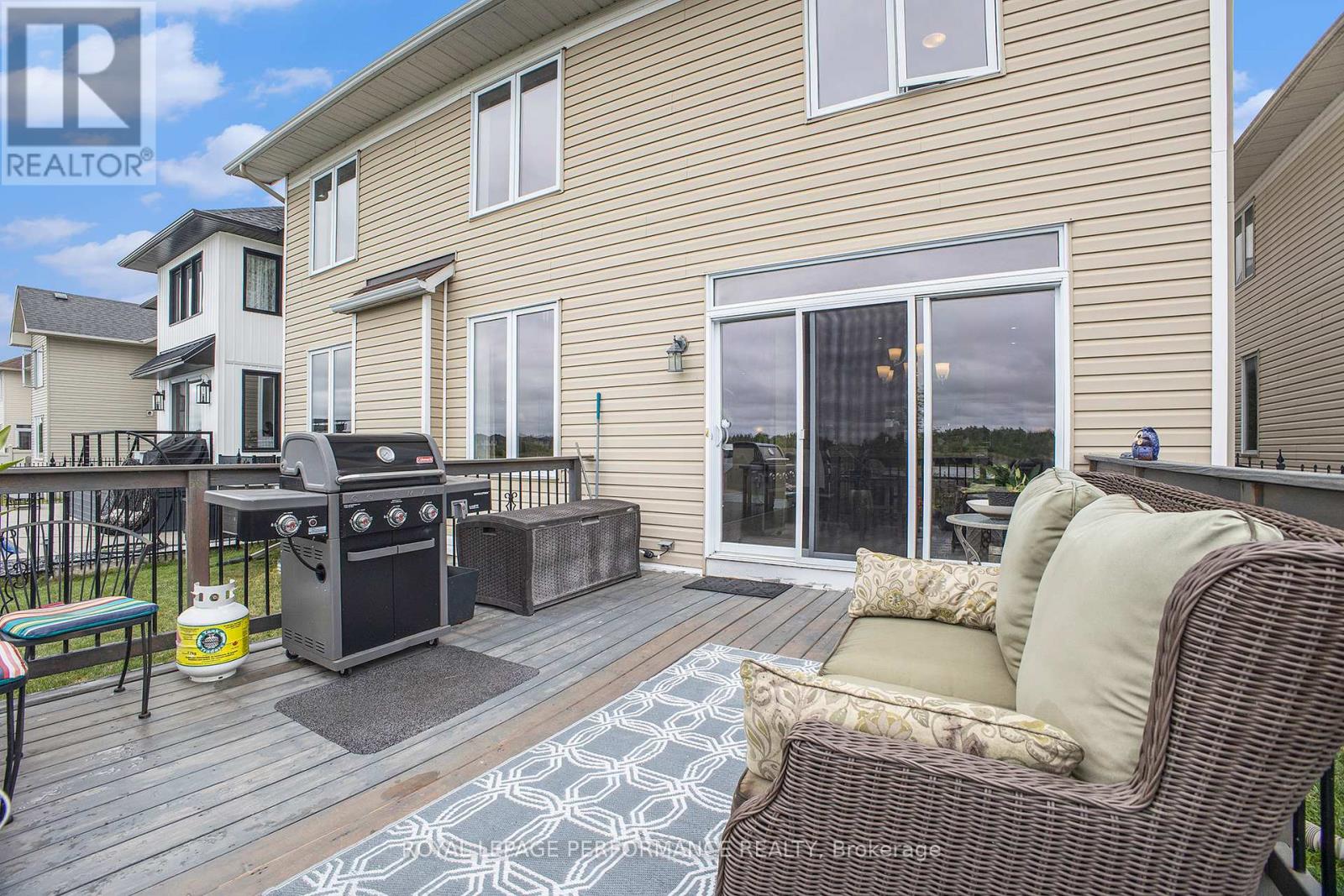Photo 40 of 450 Frank Cauley Way, Ottawa ON