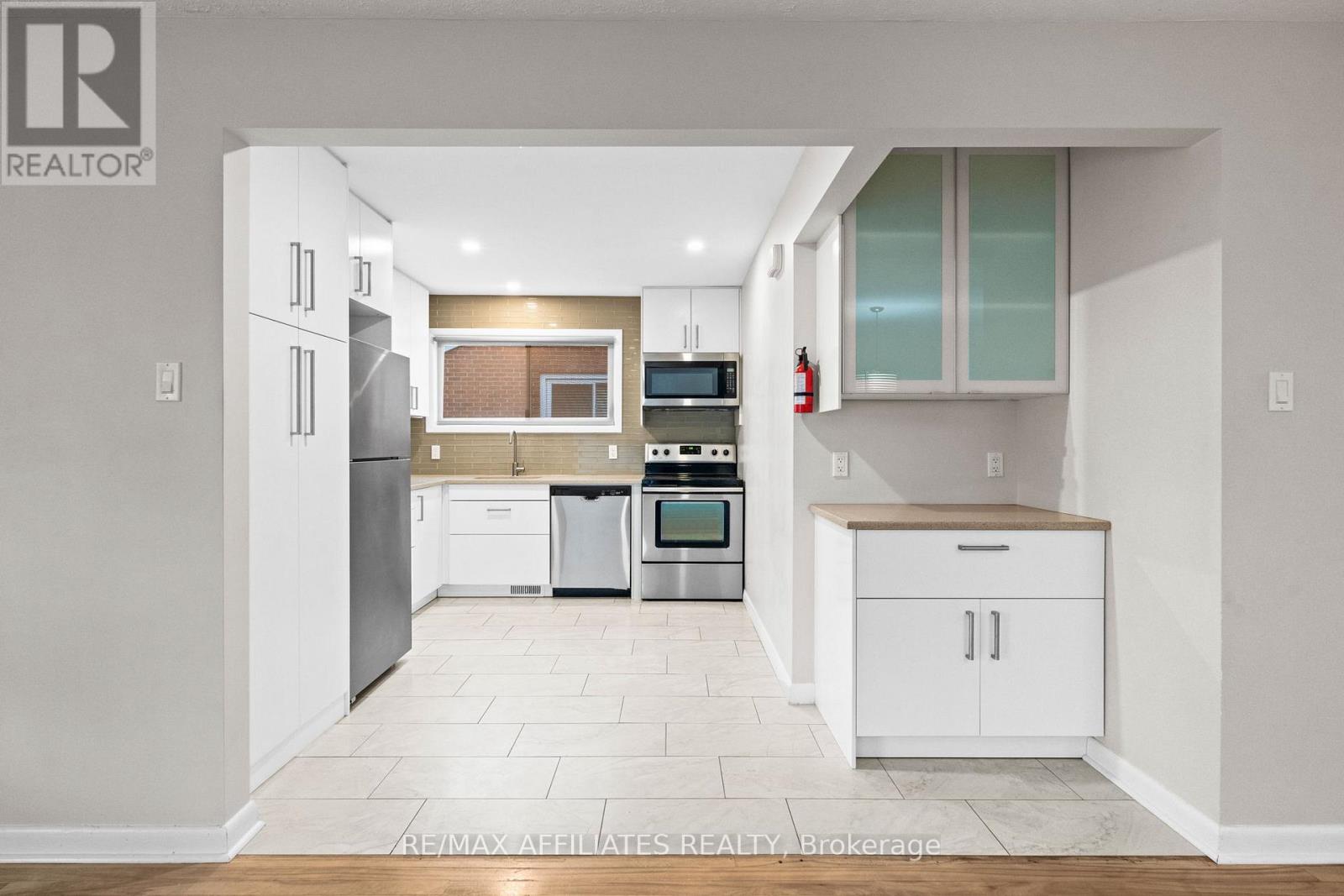 Photo 10 of 1316 Bloomsbury Crescent, Ottawa ON