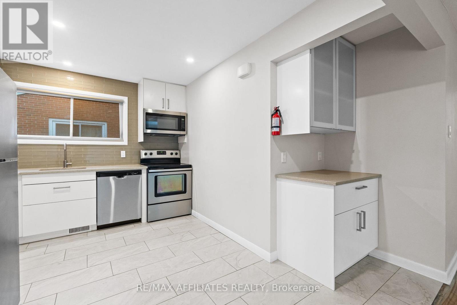 Photo 12 of 1316 Bloomsbury Crescent, Ottawa ON
