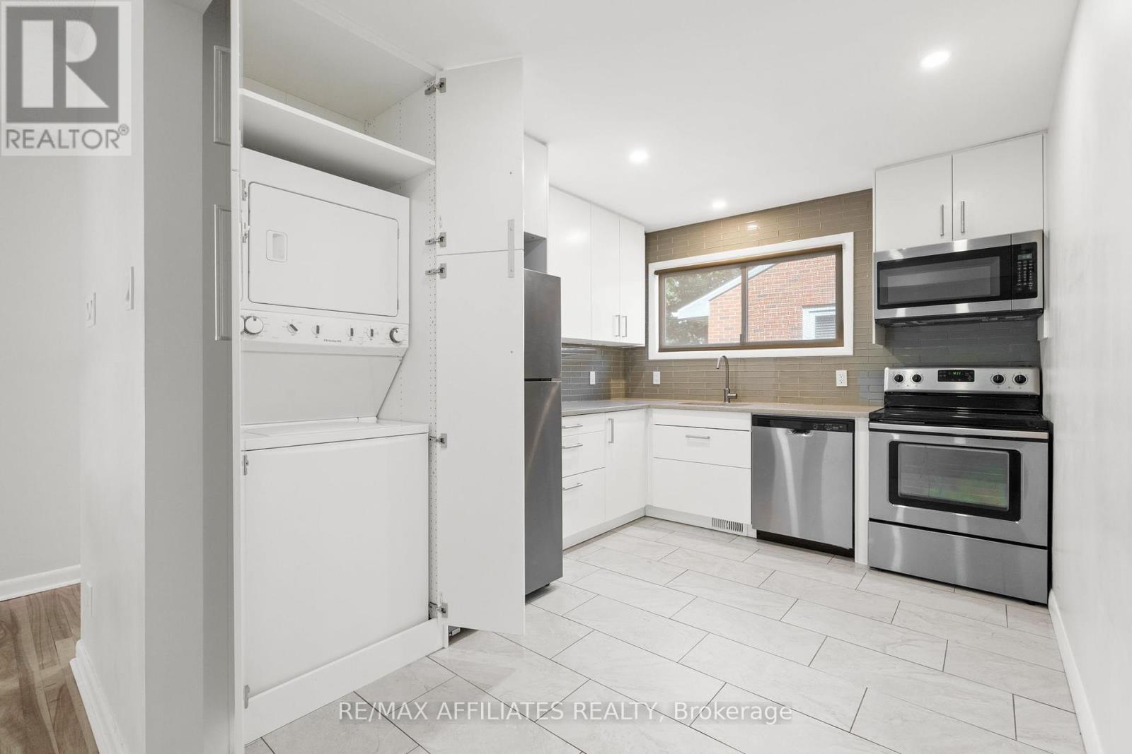 Photo 14 of 1316 Bloomsbury Crescent, Ottawa ON
