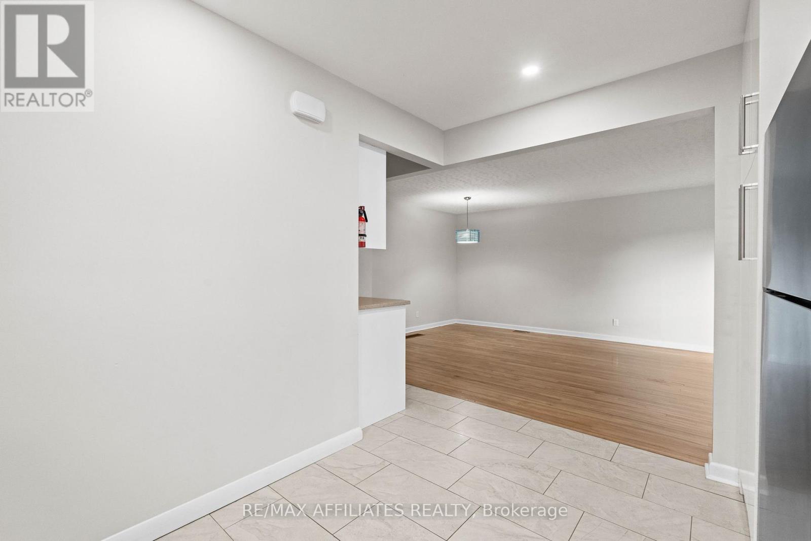 Photo 15 of 1316 Bloomsbury Crescent, Ottawa ON
