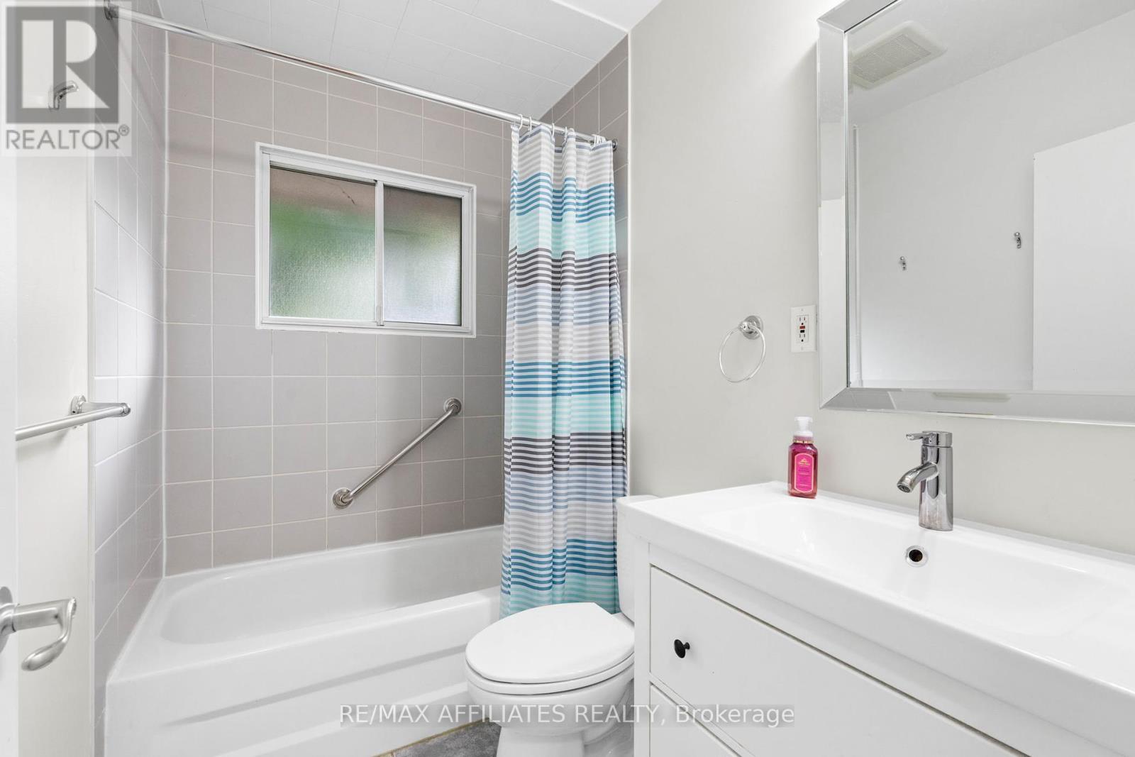Photo 24 of 1316 Bloomsbury Crescent, Ottawa ON
