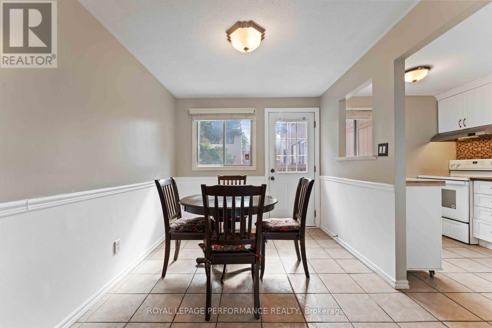 Photo 7 of 28 1439 Bethamy Lane, Ottawa ON
